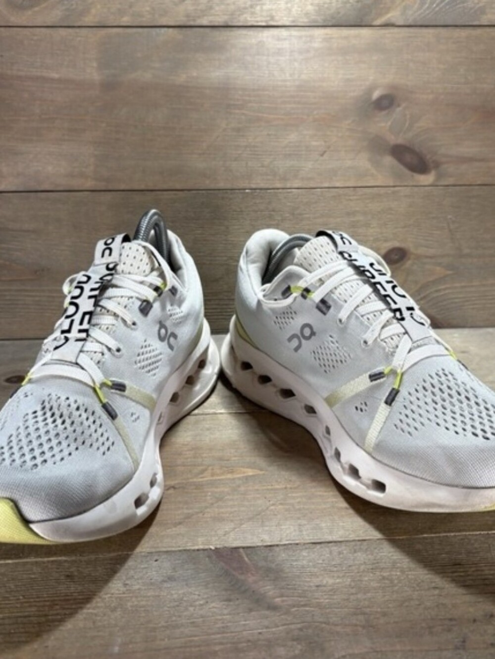 on cloudsurfer womens size 9 shoes gray white athletic running sneakers - Picture 2 of 5